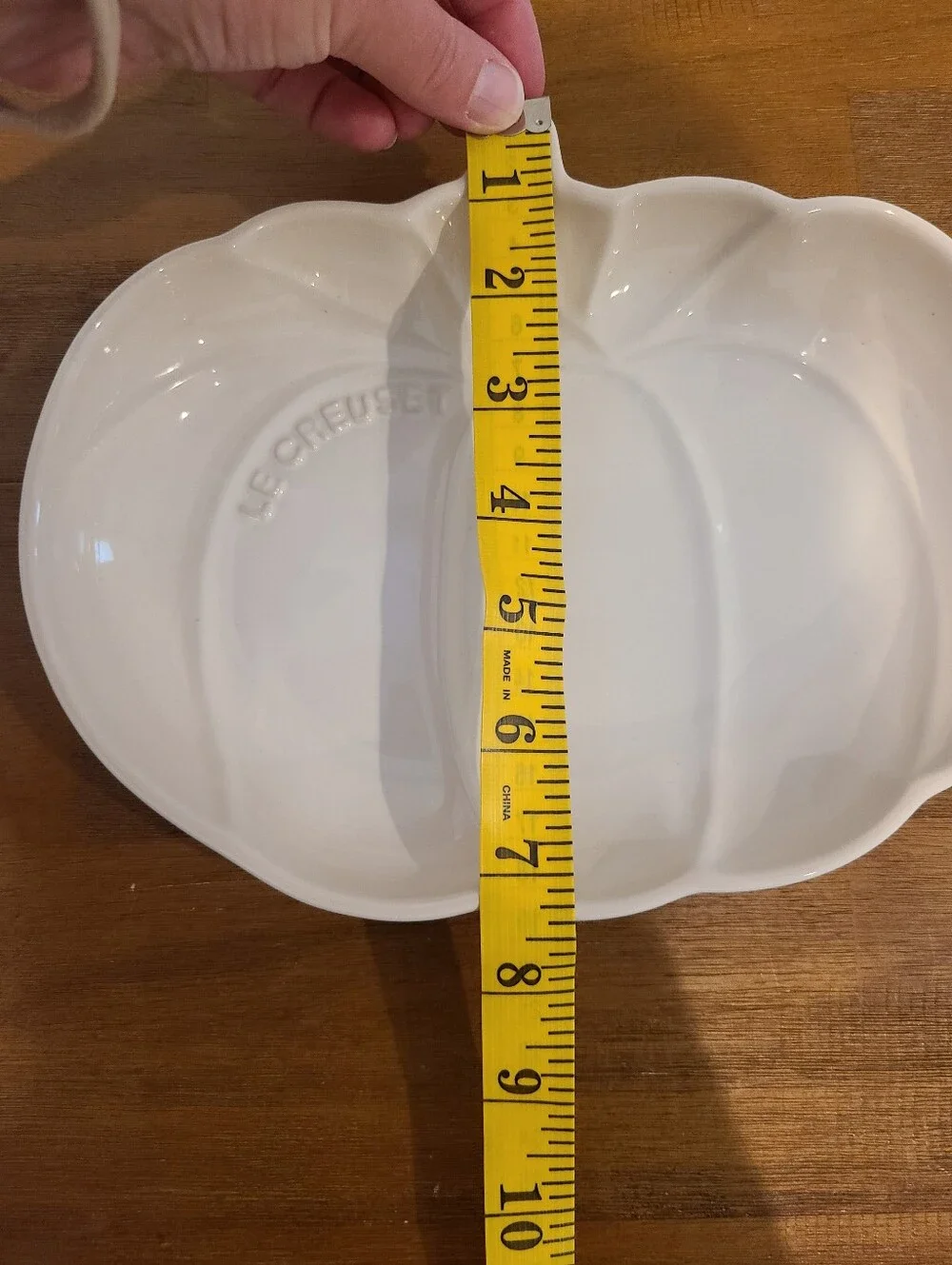 Le Creuset Meringue Medium Pumpkin Stoneware Dish - Picture 5 of 5